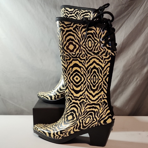Dav Vintage Cowboy Cream and Black RainBoots with Retro Swirl Design - Picture 1 of 7